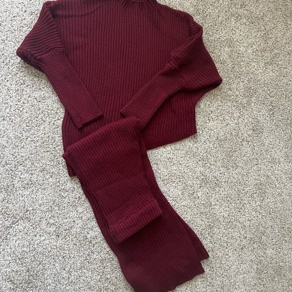 ⭐️ Firm Price ⭐️ EUC Co-ord set Burgundy large size - Picture 9 of 11